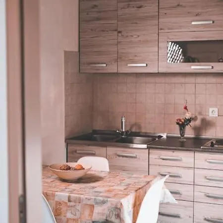 Vicino Al Mare Apartment *
